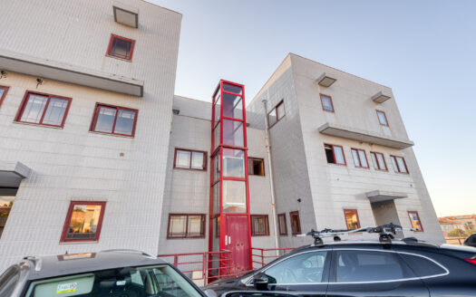 Apartamento Miramar com terraço e vista mar