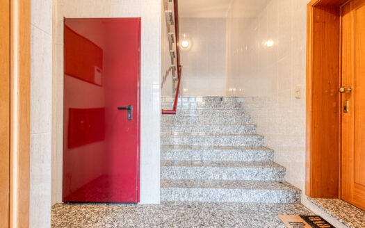 Apartamento Miramar com terraço e vista mar