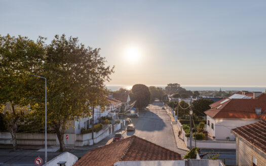 Apartamento Miramar com terraço e vista mar