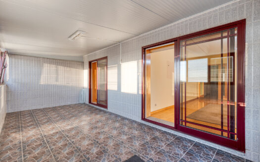 Apartamento Miramar com terraço e vista mar