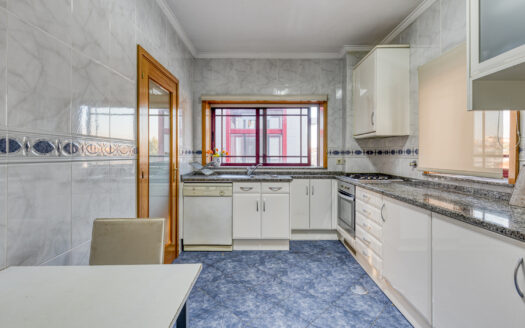 Apartamento Miramar com terraço e vista mar