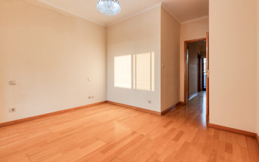 Apartamento Miramar com terraço e vista mar