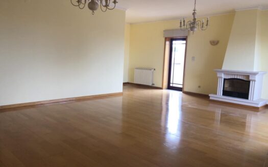 Apartamento Miramar com terraço e vista mar