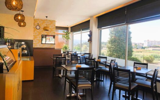 Trespasse Confeitaria no Centro de Paredes