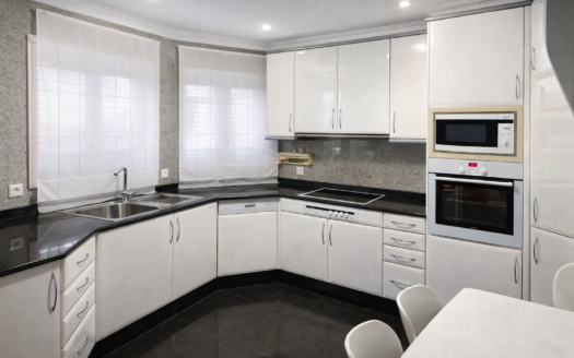 Moradia para Arrendar no Centro de Leça da Palmeira – Rua do Sol Poente