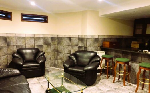 Moradia para Arrendar no Centro de Leça da Palmeira – Rua do Sol Poente