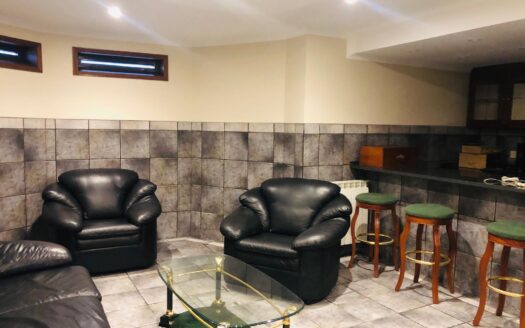 Moradia para Arrendar no Centro de Leça da Palmeira – Rua do Sol Poente