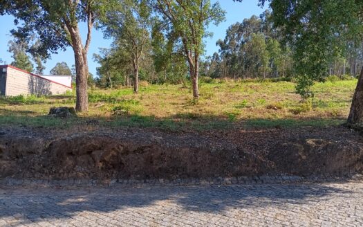 Terreno em Serzedo com 3400m2