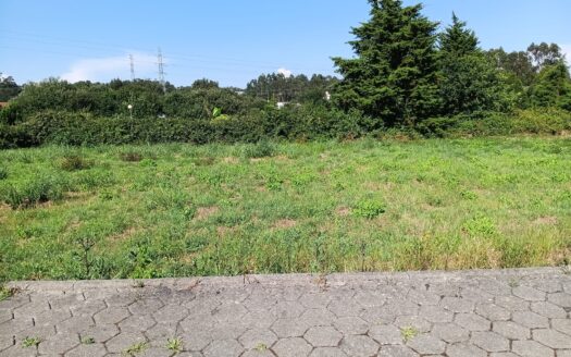 Terreno em Serzedo com 1000m2