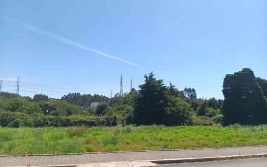 Terreno em Serzedo com 1000m2
