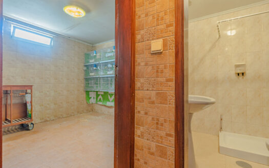Moradia T2 com Possibilidade de T3 + Moradia T2 Independente | 344 m² de Terreno | Garagem Dupla | Painéis Solares | Excelente Localização
