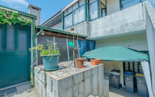 Moradia T2 com Possibilidade de T3 + Moradia T2 Independente | 344 m² de Terreno | Garagem Dupla | Painéis Solares | Excelente Localização