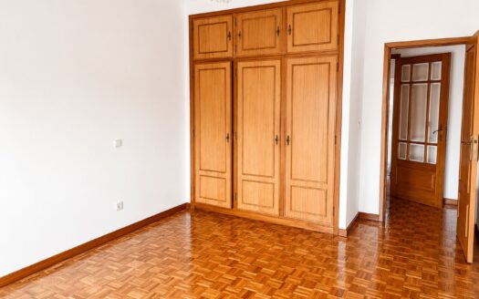 Apartamento T3 Canidelo Duas frentes e garagem ind.