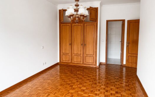 Apartamento T3 Canidelo Duas frentes e garagem ind.