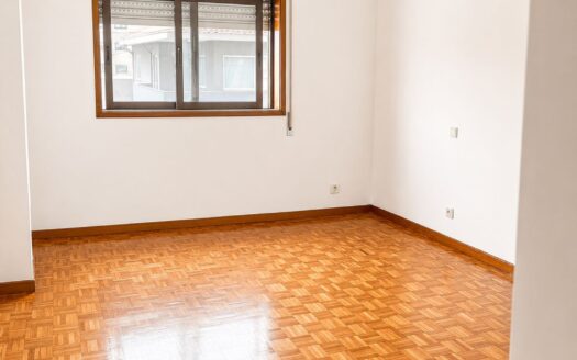 Apartamento T3 Canidelo Duas frentes e garagem ind.