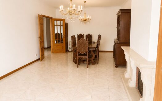 Apartamento T3 Canidelo Duas frentes e garagem ind.