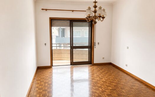 Apartamento T3 Canidelo Duas frentes e garagem ind.