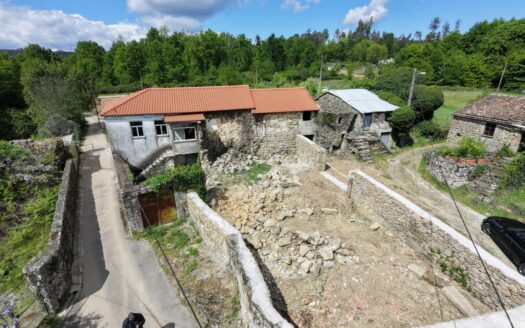 Moradia com Elevado Potencial de Investimento | Casal do Mosteirinho – Coutos de Viseu