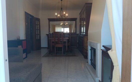 Apartamento T2 com Lugar de Garagem para Arrendamento