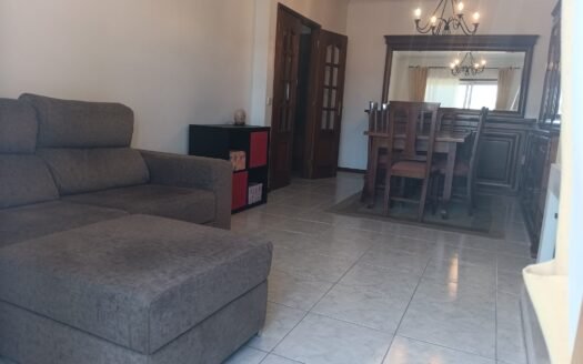Apartamento T2 com Lugar de Garagem para Arrendamento