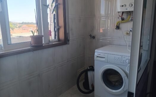 Apartamento T2 com Lugar de Garagem para Arrendamento