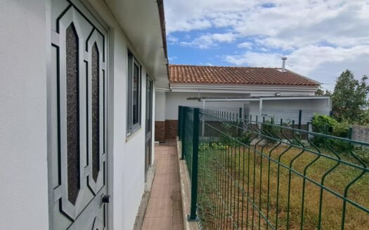 MORADIA TERREA PARA ARRENDAMENTO EM ESMORIZ